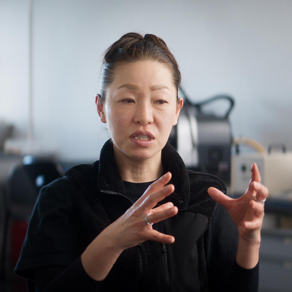 インタビューを受ける田島木綿子氏