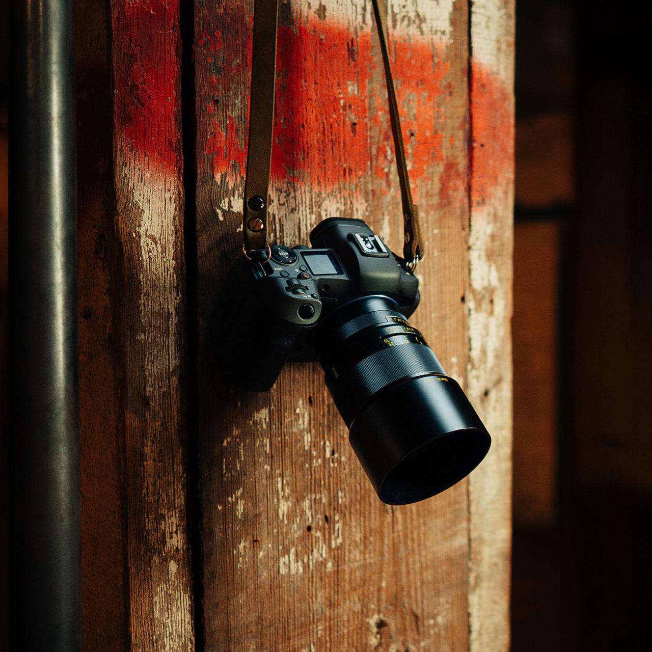 ミラーレスカメラ用ZEISSレンズ | ミラーレスカメラ向けコンパクト高