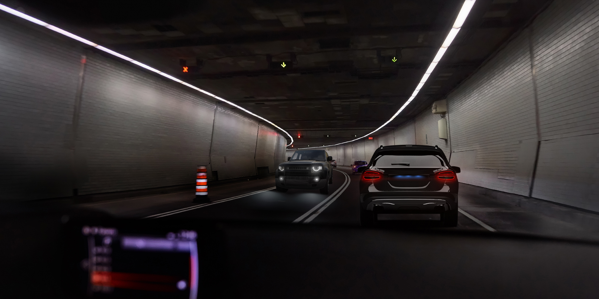 トンネル内で対向車が来た時のドライバーの視界を示す2枚の画像。一つは対向車とトンネルの照明のグレアがあり、もう一方はグレアがはっきりと軽減されている。